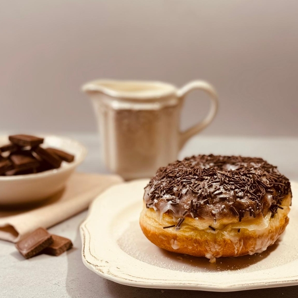 Donut z posypką czekoladową (4 szt.)