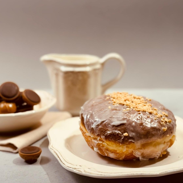 Mega pączki z nadzieniem toffi (4 szt.)