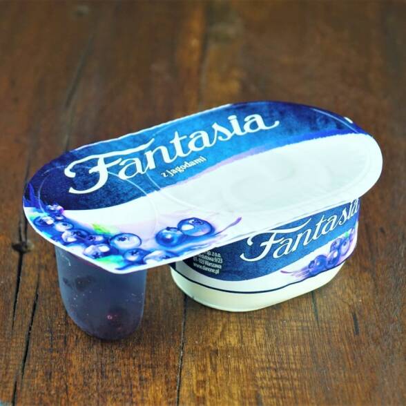 Fantasia Jogurt kremowy z jagodami Danone 122g