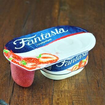 Fantasia Jogurt kremowy z truskawkami Danone 118g