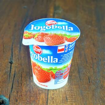 Jogurt truskawkowy Jogobella 150g 3 szt.