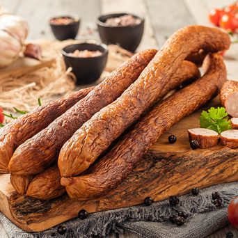 Kiełbasa wieprzowa z cielęciną Bacówka (1000g-1200g)